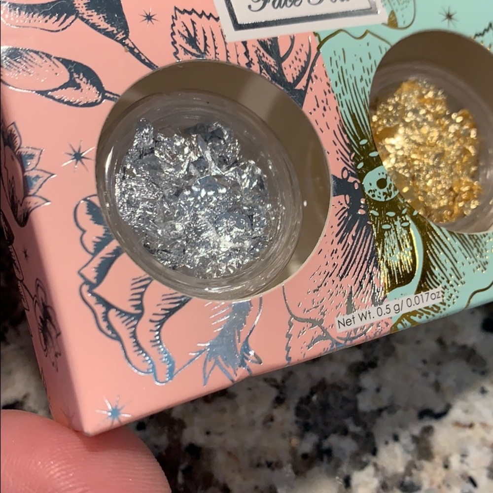 🎉😊💋Winky Lux Face Foil in silver and Gold😱🎉😍 - Picture 8 of 10